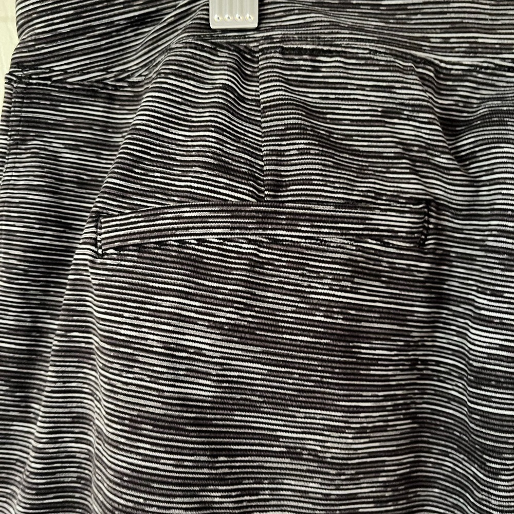 Lululemon On The Fly Pant Black Slate Size 6 28 Inch - Picture 6 of 8